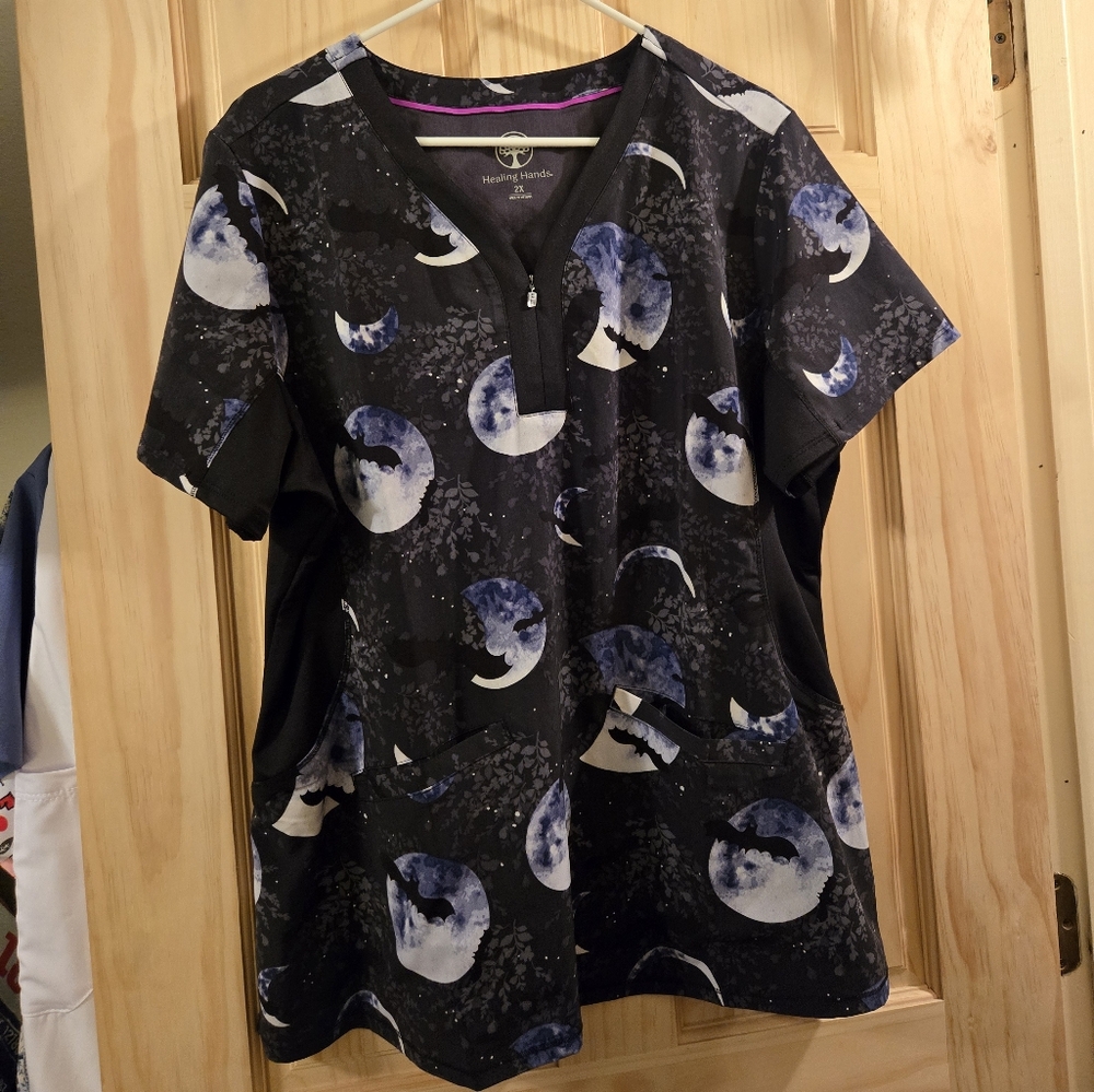 Healing Hands Wicked Moon Halloween Women's 3-pocket STRETCH Y-Neck Print Scrub